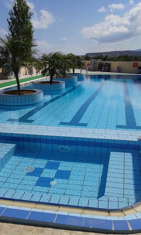 מאליה Nikos Hotel מראה חיצוני תמונה