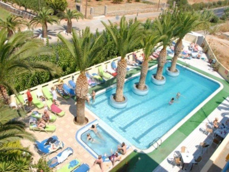מאליה Nikos Hotel מראה חיצוני תמונה