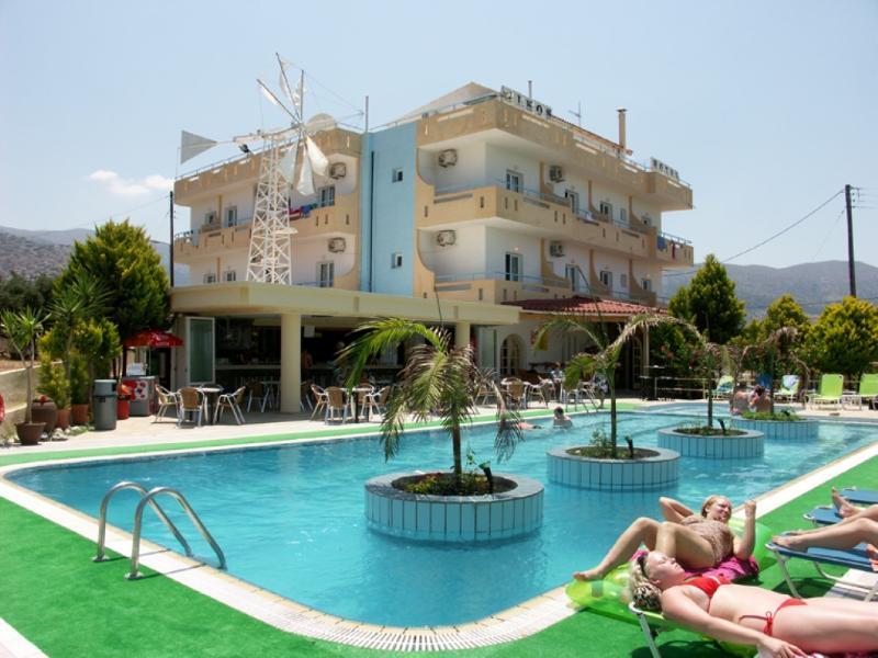 מאליה Nikos Hotel מראה חיצוני תמונה
